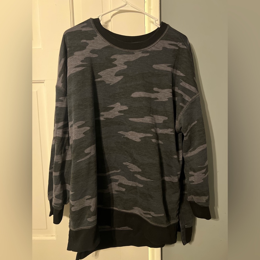 Old Navy women’s Gray Camouflage Crewneck Sweater